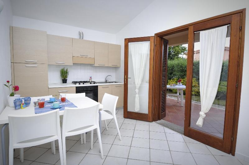 Residence Le Canne San Teodoro  Exterior photo