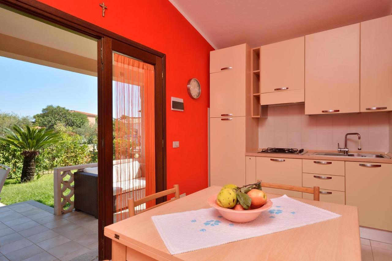 Residence Le Canne San Teodoro  Exterior photo